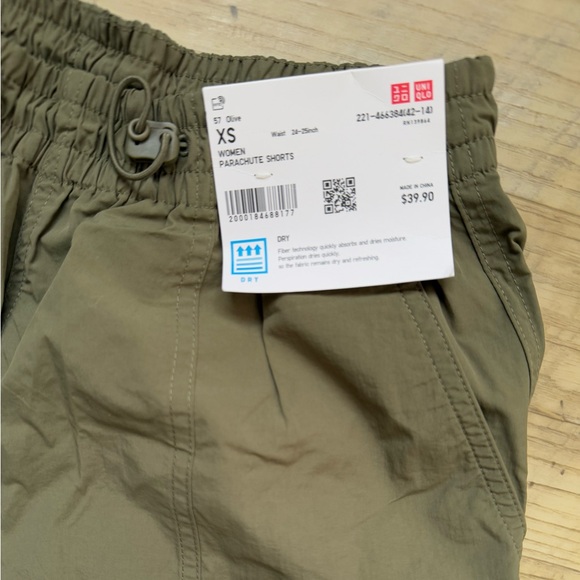 NWT! Uniqlo Parachute Shorts in Olive Green - Picture 2 of 4